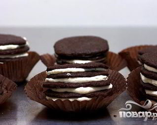 Шоколадное печенье со сливочным кремом