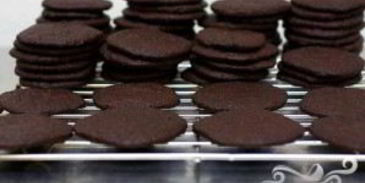 шоколадное печенье со сливочным кремом