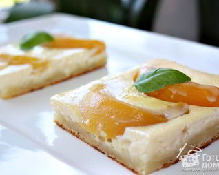 Абрикосовый пирог со сметаной заливкой