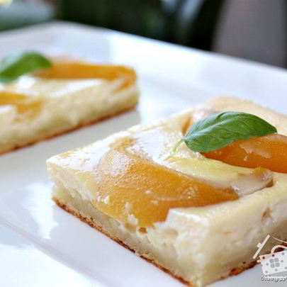 Абрикосовый пирог со сметаной заливкой