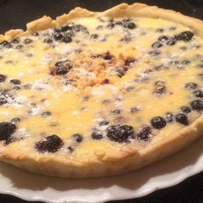 Черничный пирог со сметанной заливкой