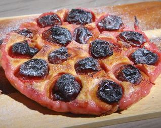 Деревенский сливовый пирог