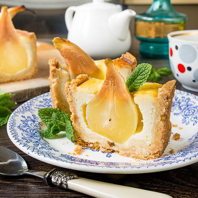 Грушевый пирог со сливочным сыром