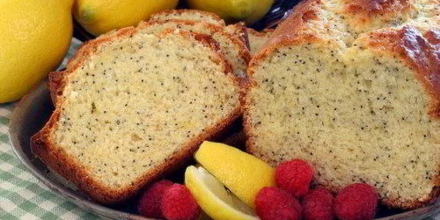 Рецепт лимонного пирога с маком и малиновым соусом