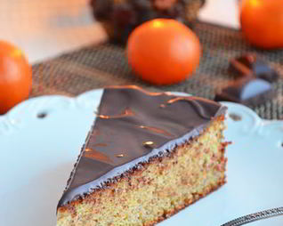 Мандариново-миндальный пирог под шоколадом