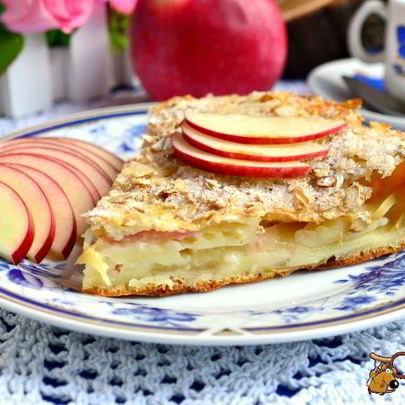 Наливной пирог с яблоками и хрустящей овсяной корочкой