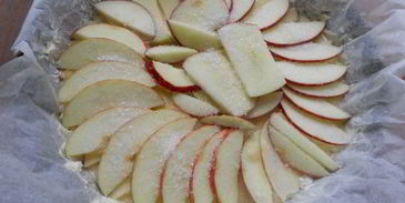 наливной пирог с яблоками и хрустящей овсяной корочкой