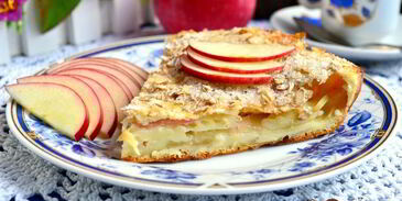 наливной пирог с яблоками и хрустящей овсяной корочкой