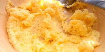 незабываемый пирог с черникой со сливками