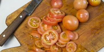 открытый пирог с курицей и овощами