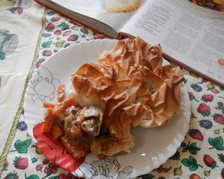 Пастуший пирог с корочкой из слоеного теста