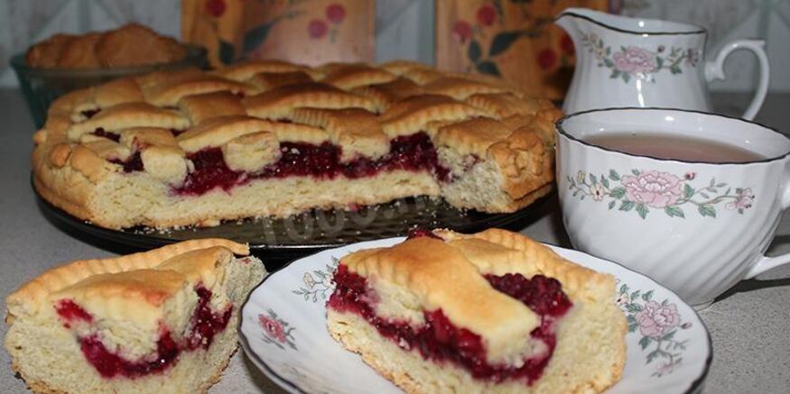 Рецепт песочного пирога с малиной в духовке