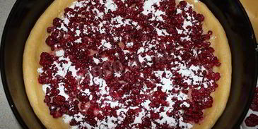 песочный пирог с малиной в духовке