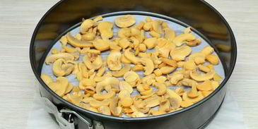 пирог-перевёртыш с шампиньонами