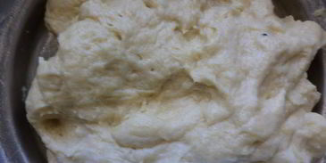 пирог с бананами и яблоками из необычного дрожжевого теста