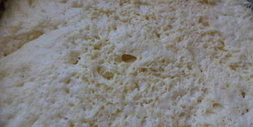 пирог с бананами и яблоками из необычного дрожжевого теста