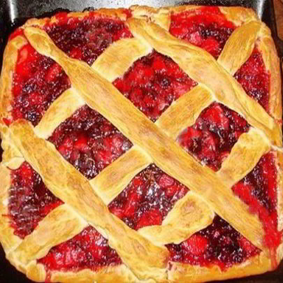 Пирог с индейкой и клюквой