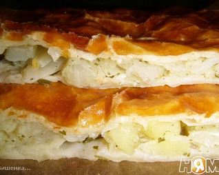 Пирог с капустой из слоеного теста