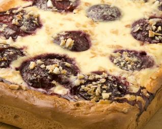 Пирог сливовый