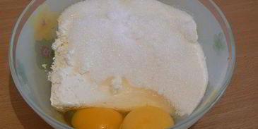 творожно-овсяный пирог с ягодой