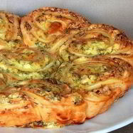 Рецепт Закусочного пирога из дрожжевого слоеного теста