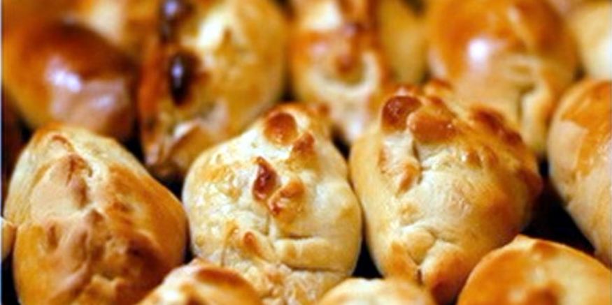 Рецепт дрожжевых пирожков с яблоками и бананом