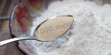 дрожжевые пирожки с ягодами в духовке