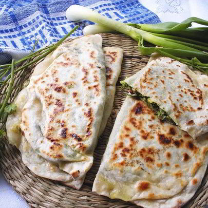 Кутабы с зеленью и сыром