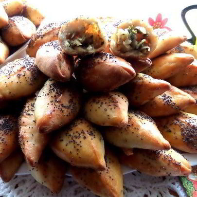 Мини-пирожки с капустой, сельдереем, шпинатом и сыром