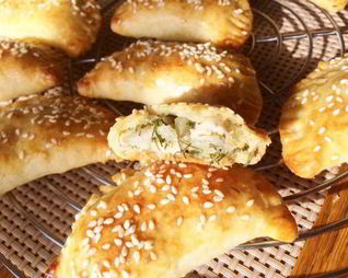 Пирожки из сырного теста с капустой и вишней