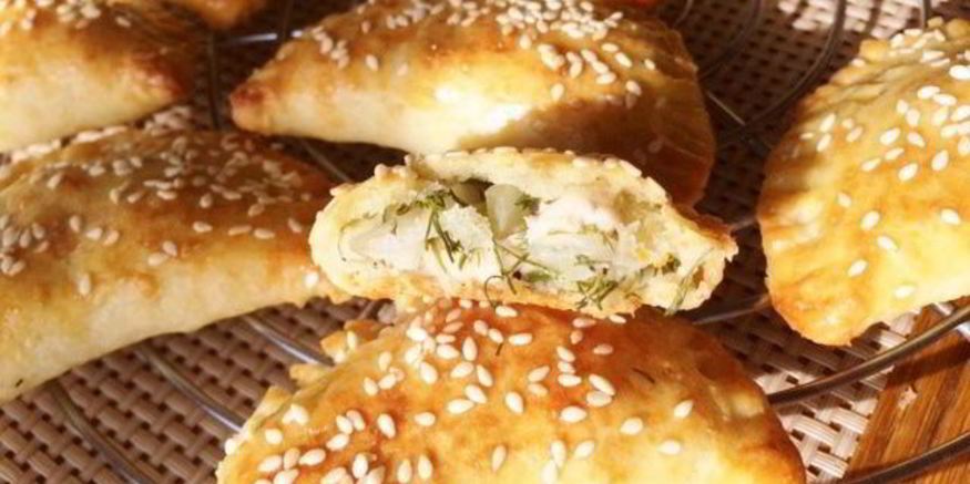 Рецепт пирожков из сырного теста с капустой и вишней