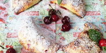 пирожки из сырного теста с капустой и вишней