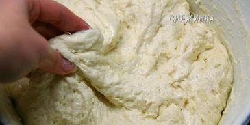 пирожки на кефире без яиц с домашним яблочным вареньем с корицей