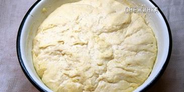 пирожки на кефире без яиц с домашним яблочным вареньем с корицей