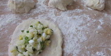 пирожки на сметанно-кефирном тесте