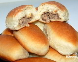 Пирожки с консервированной рыбой