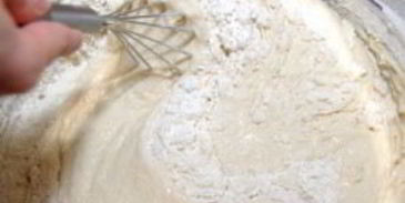 пирожки с консервированной рыбой