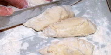 пирожки с консервированной рыбой