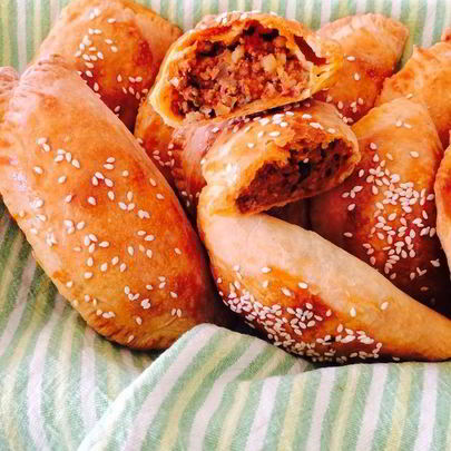 Пирожки с мясом, булгуром и сулугуни