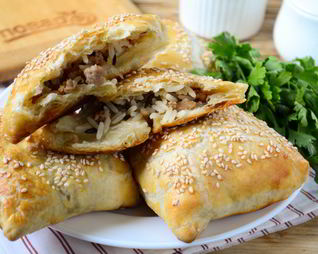 Пирожки с мясом и диким рисом