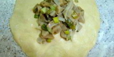 пирожки с солеными грибами