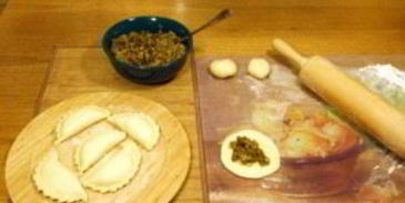 пирожки с солеными огурцами