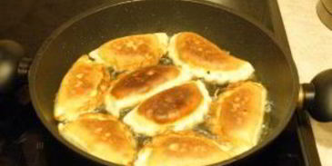 пирожки с солеными огурцами