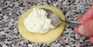 пирожки с сыром фета