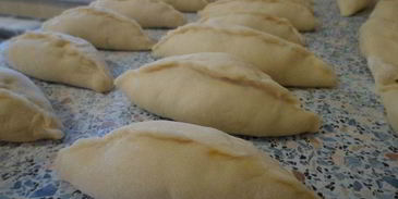 пирожки с яйцом и зеленым луком