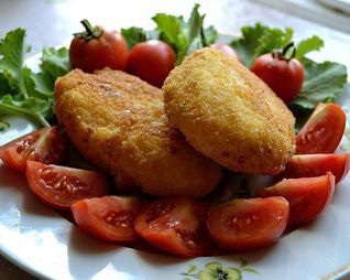 Рисовые пирожки с рагу из кабачка