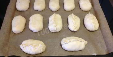 сладкие пушистые дрожжевые пирожки с начинкой из моркови