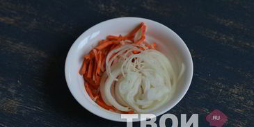 слоеные пирожки с куриной печенью