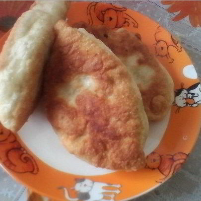 Жаренные с рыбой пирожки