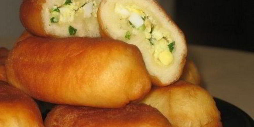 Рецепт жареных пирожков с начинкой из зеленого лука и яйца